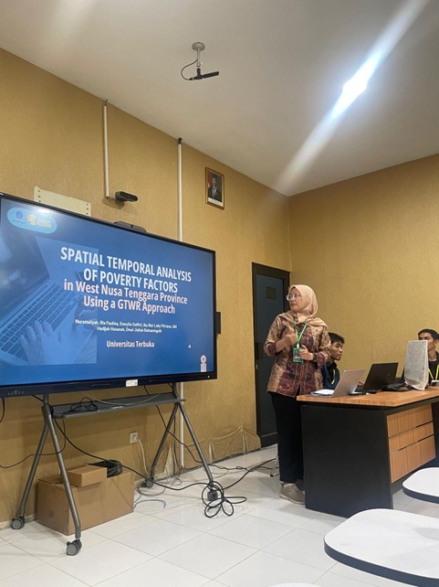 Pemaparan Riset oleh Dosen UT
